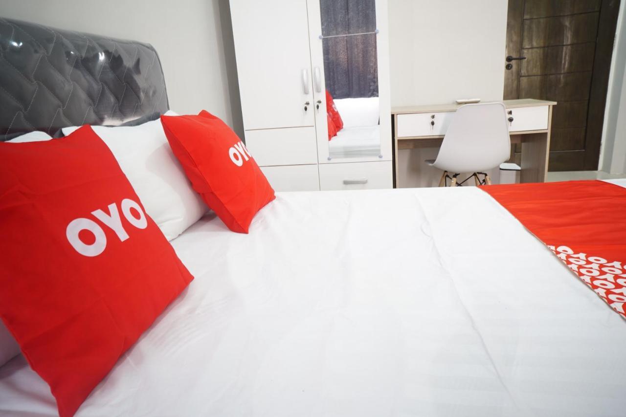 Hotel Oyo 93040 Calatheya Syariah Malang